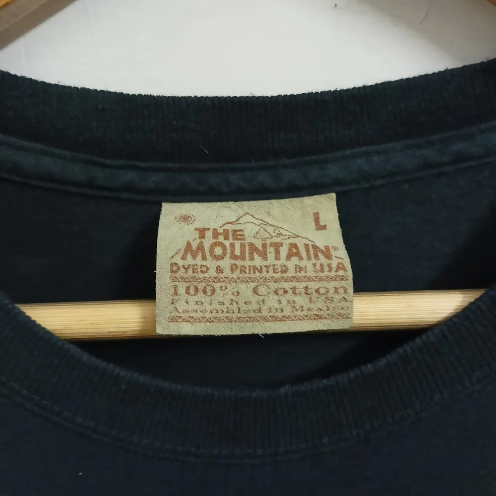 THE MOUNTAIN VINTAGE WOLF & MOON GRAPHIC T-SHIRT - Picture 4 of 5